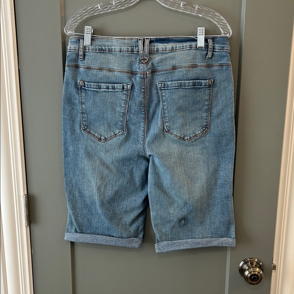 Curve Women's Blue Denim Bermuda Shorts Size 12 - Picture 3 of 4